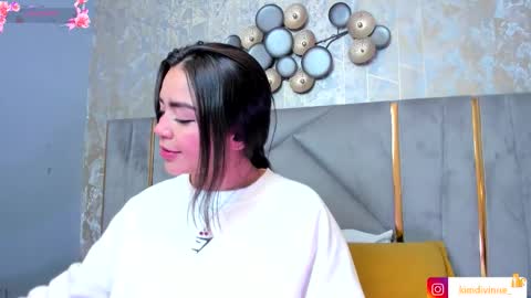 Snapshot of kimdevinne chatting on November 2025 02:11:01 AM KIM online show from November 2025 02:11:01 AM