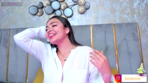 Snapshot of kimdevinne chatting on November 2025 02:34:02 AM KIM online show from November 2025 02:34:02 AM