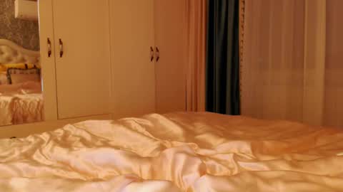 Snapshot of kimlee4 chatting on December 2024 04:29:02 PM Kim Lee online show from December 2024 04:29:02 PM