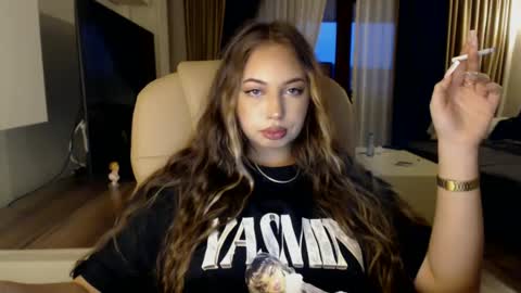 Snapshot of kimlee4 chatting on March 2025 04:00:02 PM Kim Lee online show from March 2025 04:00:02 PM