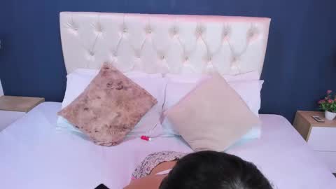 kimluna1 online show from December 2025 12:38:02 AM