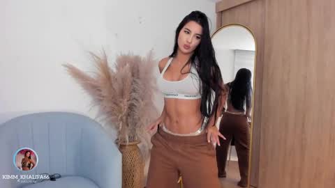 Kim  online show from October 2025 11:35:01 PM