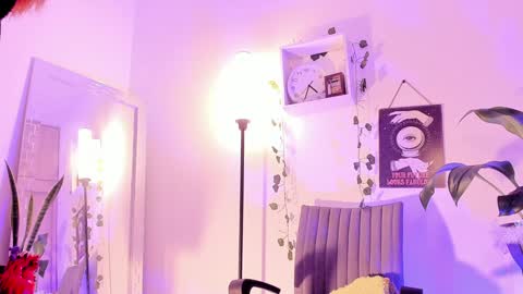 Kimm online show from February 2025 09:36:01 AM