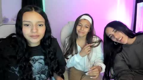 Snapshot of kimmi_foxy chatting on December 2024 11:07:01 PM kimmi online show from December 2024 11:07:01 PM