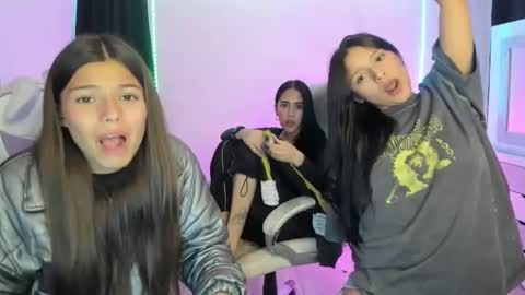 Snapshot of kimmi_foxy chatting on December 2024 10:54:02 PM kimmi online show from December 2024 10:54:02 PM