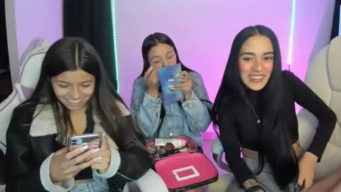 Snapshot of kimmi_foxy chatting on December 2024 12:30:01 AM kimmi online show from December 2024 12:30:01 AM