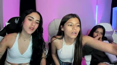 Snapshot of kimmi_foxy chatting on January 2025 11:15:01 PM kimmi online show from January 2025 11:15:01 PM