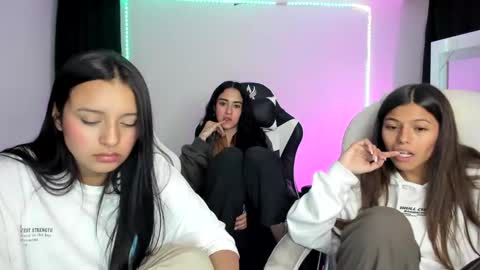 Snapshot of kimmi_foxy chatting on January 2025 11:16:01 PM kimmi online show from January 2025 11:16:01 PM