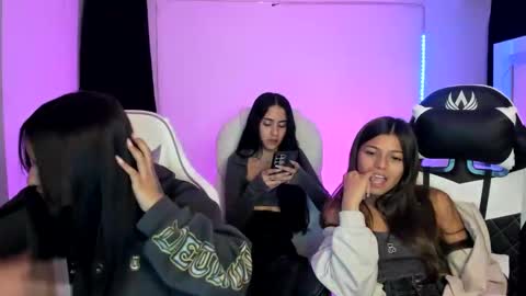 Snapshot of kimmi_foxy chatting on January 2025 01:20:02 AM kimmi online show from January 2025 01:20:02 AM