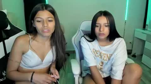 Snapshot of kimmi_foxy chatting on February 2025 11:15:02 PM kimmi online show from February 2025 11:15:02 PM