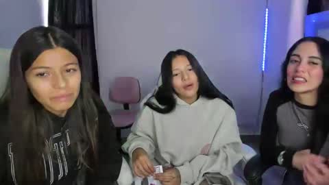 Snapshot of kimmi_foxy chatting on March 2025 09:54:02 PM kimmi online show from March 2025 09:54:02 PM