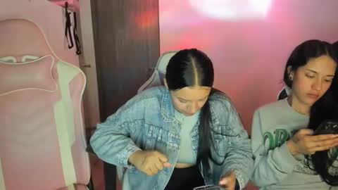 Snapshot of kimmi_foxy chatting on September 2025 11:19:01 PM kimmi online show from September 2025 11:19:01 PM