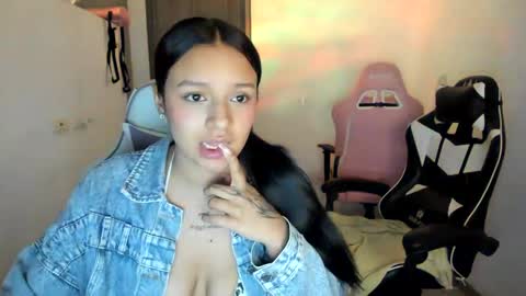 Snapshot of kimmi_foxy chatting on September 2025 11:08:01 PM kimmi online show from September 2025 11:08:01 PM