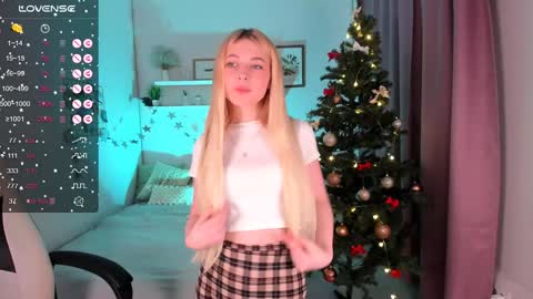 Snapshot of kimmie_shine chatting on December 2024 01:25:01 PM Your Kimmie follow me online show from December 2024 01:25:01 PM