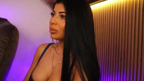 Andreea online show from April 2026 07:27:01 PM