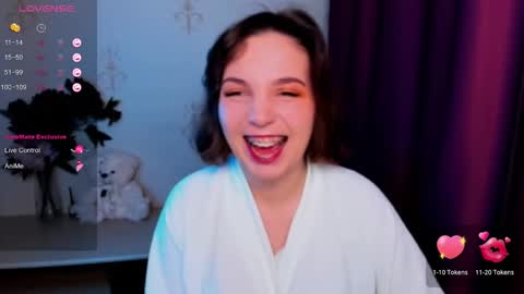 Hazel online show from November 2025 09:14:02 AM