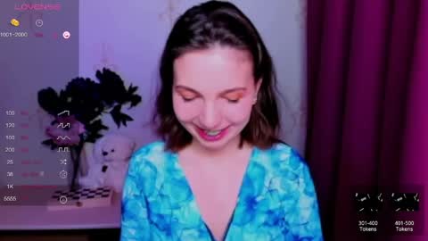 Hazel online show from April 2026 09:42:01 PM