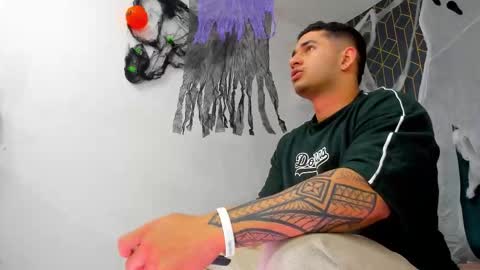 Angel Falconer online show from October 2025 04:02:01 AM