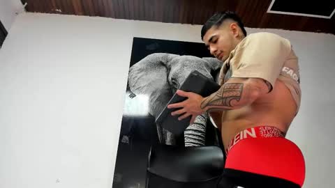 Angel Falconer online show from October 2025 03:58:02 AM