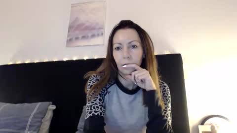 sexysexyhotwetpinkredpussy online show from November 2025 09:36:01 PM