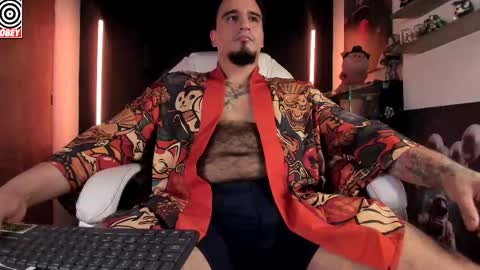 King Bear online show from March 2026 02:33:02 AM