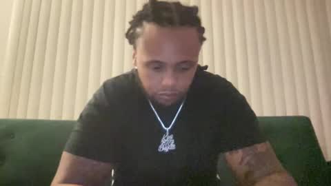 Snapshot of kingdabiggest chatting on November 2025 07:52:02 AM KingDaBiggest online show from November 2025 07:52:02 AM