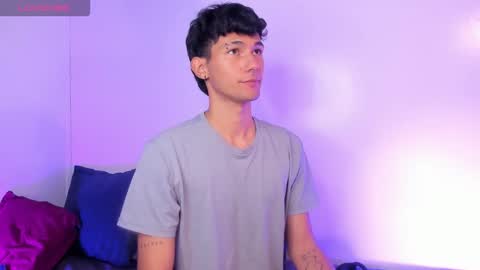  A L E X  online show from December 2025 04:17:01 AM