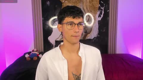 Snapshot of kingparker1 chatting on April 2026 04:05:02 AM A L E X online show from April 2026 04:05:02 AM