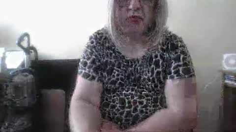 Snapshot of kingwillywoo chatting on June 2026 05:40:02 PM Cynthia Pvc lips online show from June 2026 05:40:02 PM