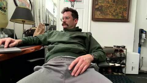 kingxhelm online show from February 2026 05:42:01 PM