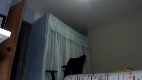 Snapshot of kinky_eli_ chatting on December 2025 04:02:02 PM kinky_eli_ online show from December 2025 04:02:02 PM