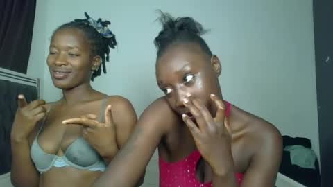 Snapshot of kinky_leila chatting on July 2026 06:47:01 PM kinky_leila online show from July 2026 06:47:01 PM