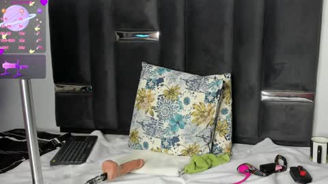 Snapshot of kinky_polar chatting on January 2025 02:04:01 AM Polar online show from January 2025 02:04:01 AM