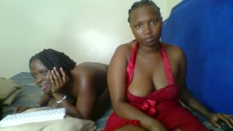 Snapshot of kinky_roey chatting on February 2025 11:04:01 AM kinky_roey online show from February 2025 11:04:01 AM