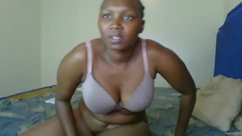 Snapshot of kinky_roey chatting on February 2025 11:07:02 AM kinky_roey online show from February 2025 11:07:02 AM