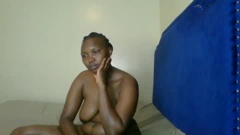 Snapshot of kinky_roey chatting on February 2025 11:57:02 PM kinky_roey online show from February 2025 11:57:02 PM