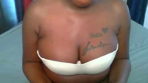 Snapshot of kinky_roey chatting on December 2025 08:40:02 AM kinky_roey online show from December 2025 08:40:02 AM