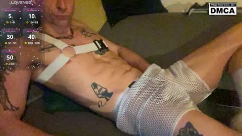 Snapshot of kinky_spidey chatting on May 2026 08:50:02 PM kinky_spidey online show from May 2026 08:50:02 PM