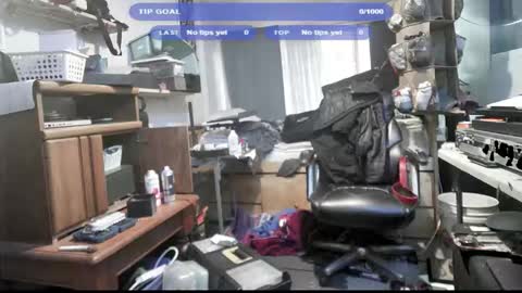 Snapshot of kinkybiguy14 chatting on November 2025 01:00:02 PM Kinky Cassie online show from November 2025 01:00:02 PM