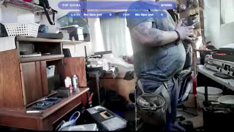 Snapshot of kinkybiguy14 chatting on November 2025 01:43:01 PM Kinky Cassie online show from November 2025 01:43:01 PM