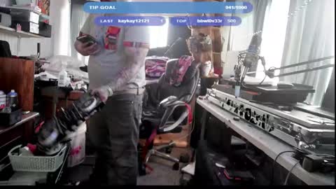 Snapshot of kinkybiguy14 chatting on November 2025 02:49:01 PM Kinky Cassie online show from November 2025 02:49:01 PM