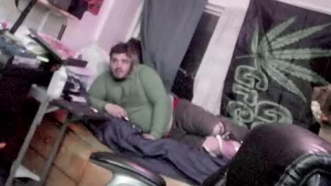 Snapshot of kinkybiguy14 chatting on December 2025 04:31:02 AM Kinky Cassie online show from December 2025 04:31:02 AM