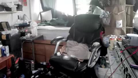 Snapshot of kinkybiguy14 chatting on February 2026 04:58:02 PM Kinky Cassie online show from February 2026 04:58:02 PM