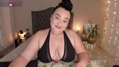 Snapshot of kinkyelise chatting on April 2026 05:21:01 AM Jenny online show from April 2026 05:21:01 AM