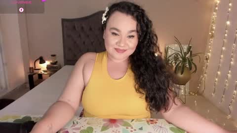 Snapshot of kinkyelise chatting on April 2026 06:09:01 AM Jenny online show from April 2026 06:09:01 AM