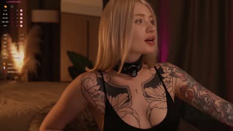 kinkylina_ online show from January 2025 01:49:01 PM