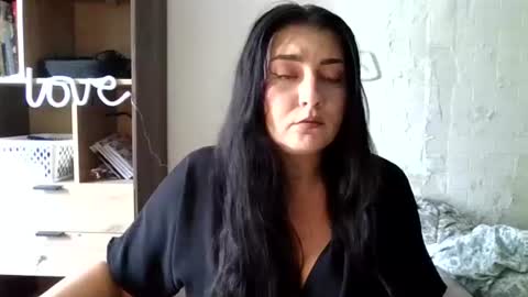 KiraNight online show from June 2026 10:19:02 AM
