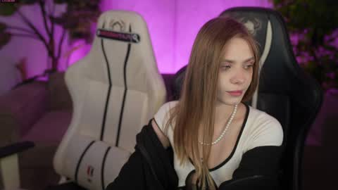 Sweet girls online show from April 2026 07:11:01 AM