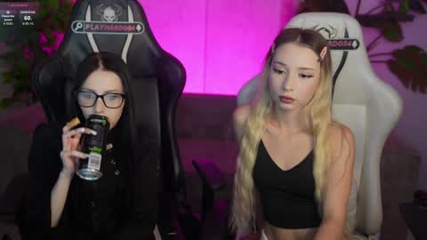 Sweet girls online show from May 2026 10:44:02 AM