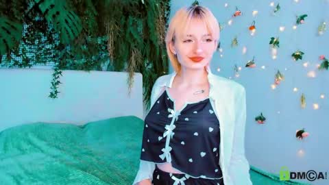 Kira online show from May 2026 09:10:02 PM